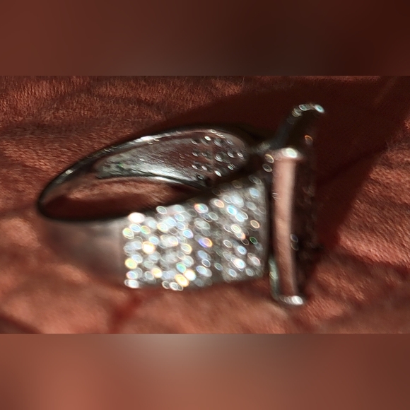 Ring - Picture 2 of 3